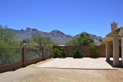 Home for Sale in Catalina Shadows Oro Valley AZ 11720 N Labyrinth Drive